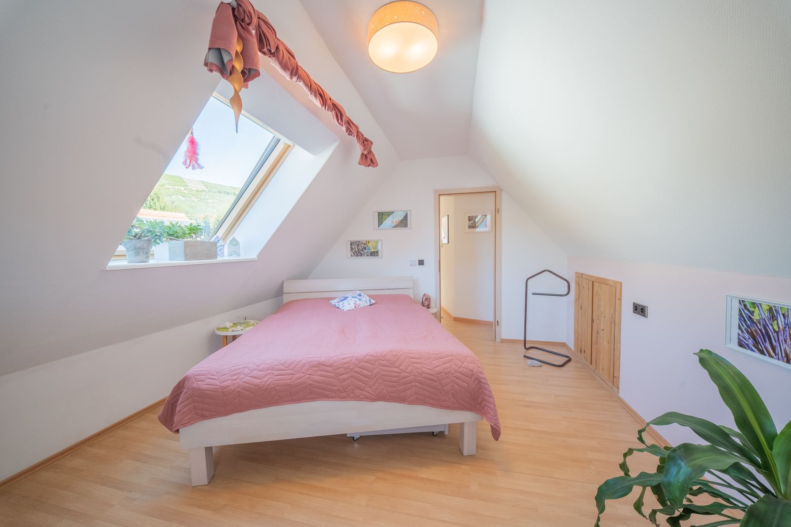 Schlafzimmer nach der Bearbeitung